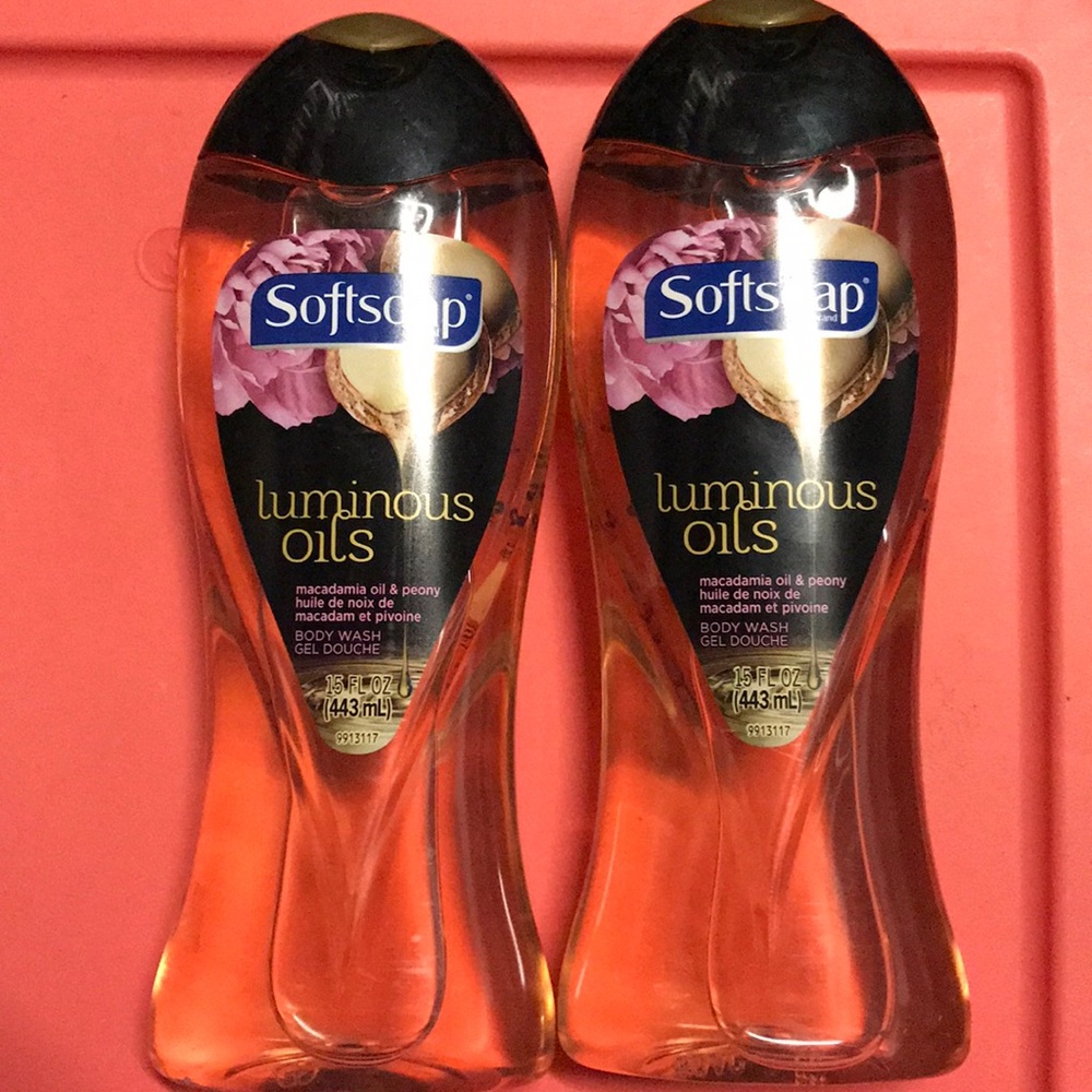Soft soap body wash macadamia oil & peony lot of 2